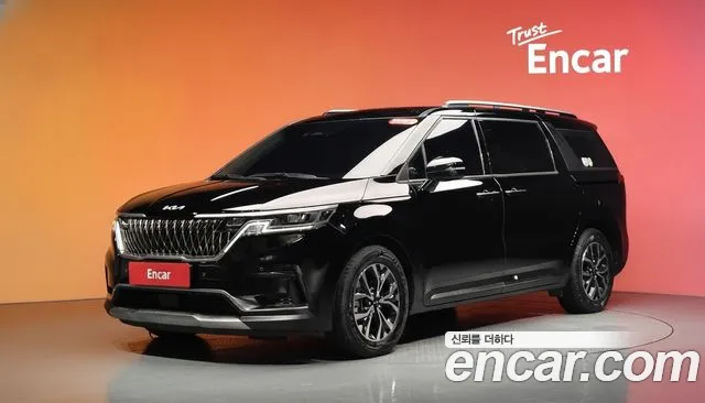 Kia Canival 2023 — photo 1