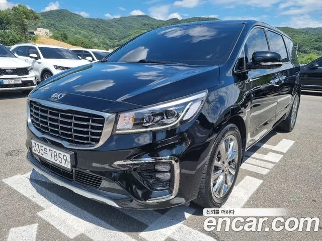 Kia Canival 2020 — photo 1