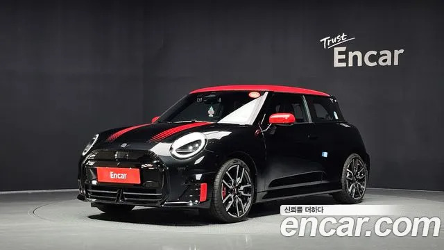 Mini Cooper 2025 — photo 1