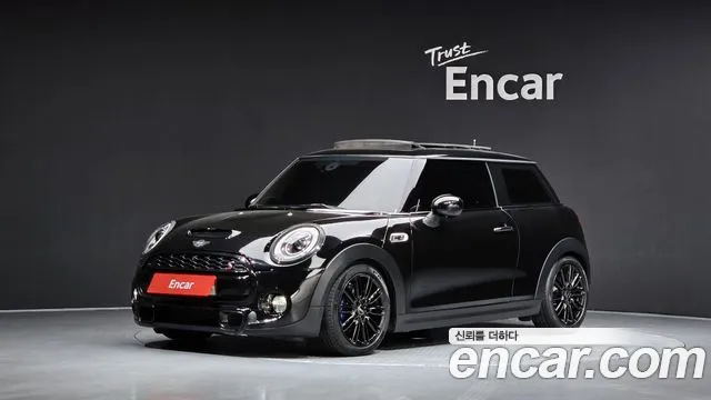 Mini Cooper 2016 — photo 1