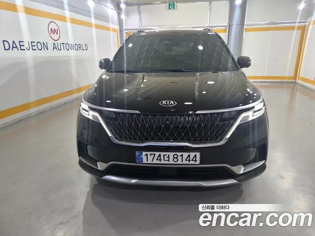 Kia Canival 2021 — photo 1