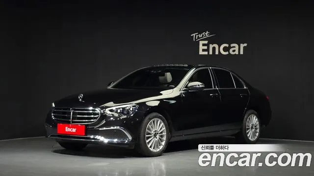Mercedes-Benz E-Class 2023 — photo 1