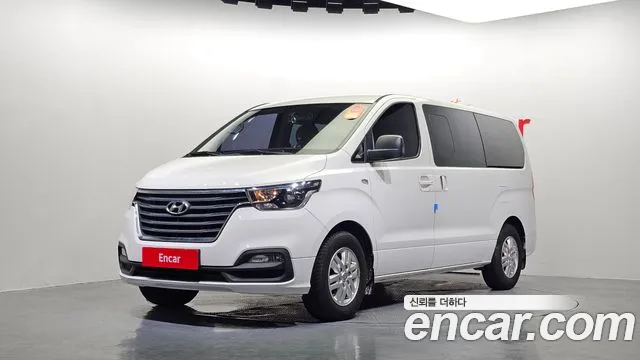 Hyundai Starex 2019 — photo 1