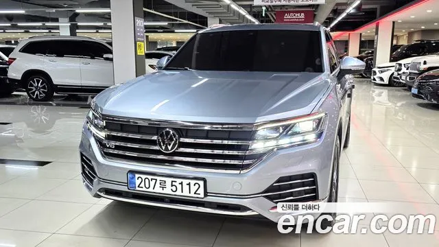 Volkswagen Touareg 2023 — photo 1