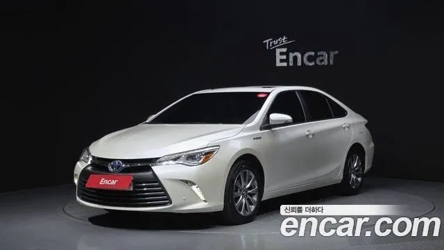 Toyota Camry 2017 — photo 1