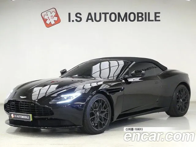 Aston Martin DB11 2022 — photo 1