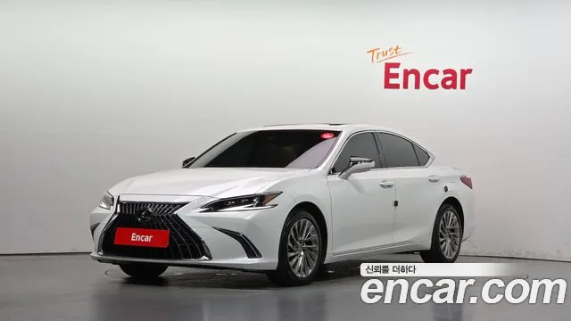 Lexus ES 2023 — photo 1