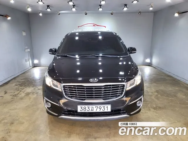 Kia Canival 2017 — photo 1