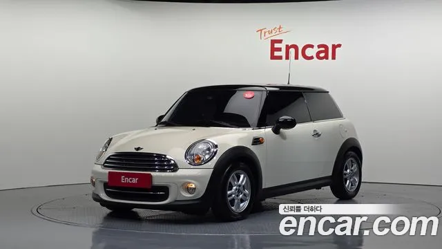 Mini Cooper 2012 — photo 1