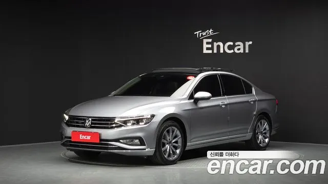 Volkswagen Passat 2022 — photo 1