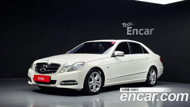 Mercedes-Benz E-Class 2012 — photo 1