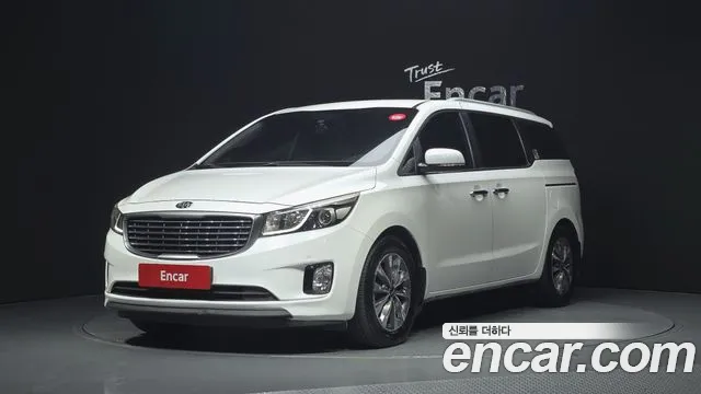 Kia Canival 2015 — photo 1