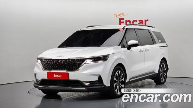 Kia Canival 2023 — photo 1
