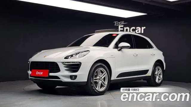 Porsche Macan 2017 — photo 1