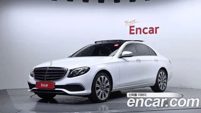 Mercedes-Benz E-Class 2020 — photo 1