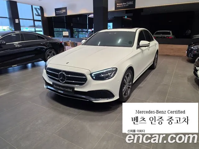 Mercedes-Benz E-Class 2023 — photo 1