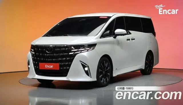 Toyota Alphard 2025 — photo 1
