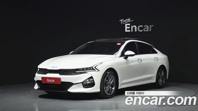 Kia K5 2023 — photo 1