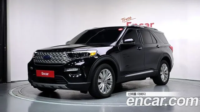 Ford Explorer 2022 — photo 1