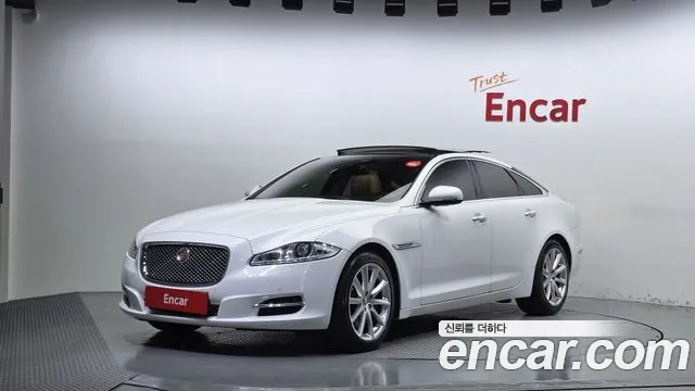 Jaguar XJ 2013 — photo 1