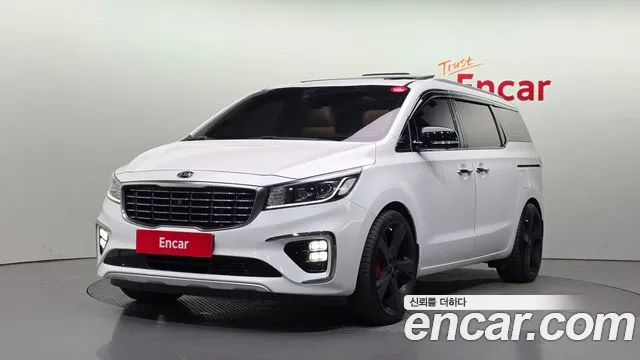 Kia Canival 2020 — photo 1