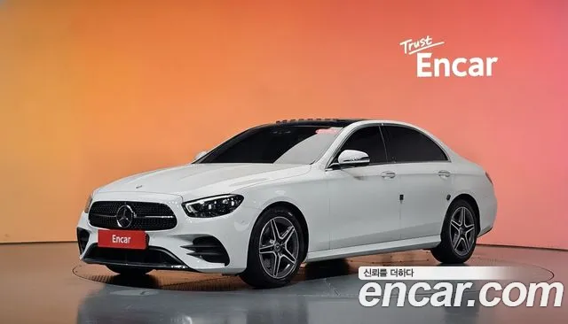 Mercedes-Benz E-Class 2023 — photo 1