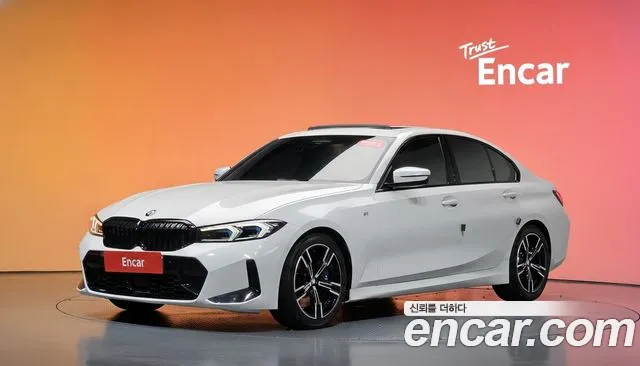 BMW 3-Series 2023 — photo 1