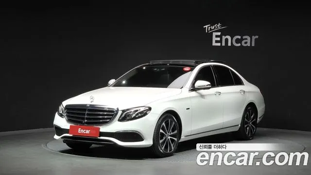 Mercedes-Benz E-Class 2019 — photo 1