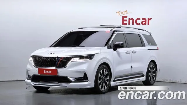Kia Canival 2021 — photo 1