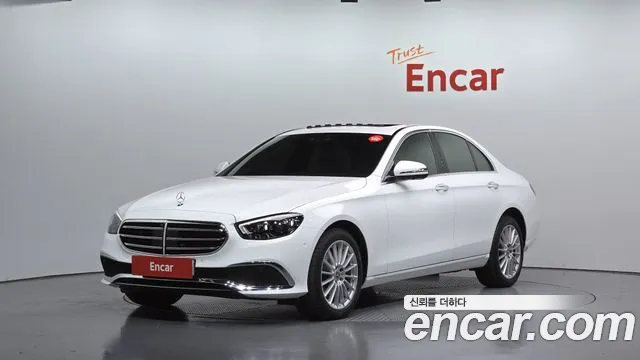 Mercedes-Benz E-Class 2023 — photo 1
