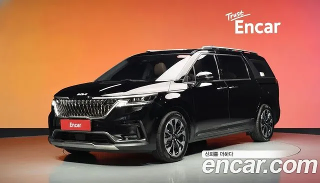 Kia Canival 2023 — photo 1