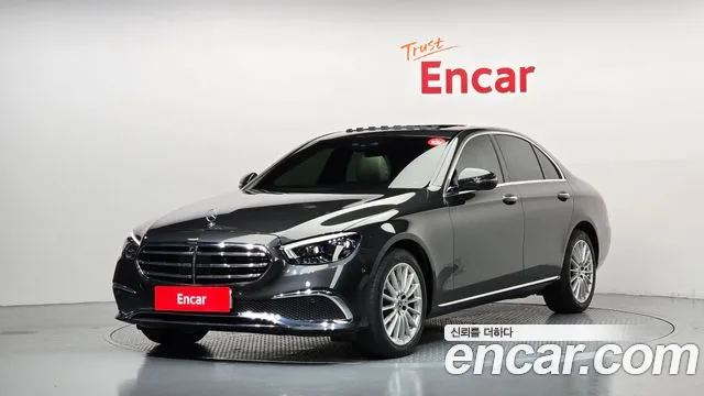 Mercedes-Benz E-Class 2022 — photo 1