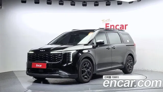 Kia Canival 2025 — photo 1