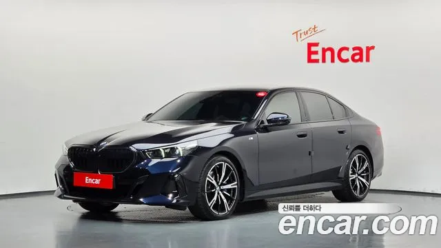 BMW 5-Series 2025 — photo 1