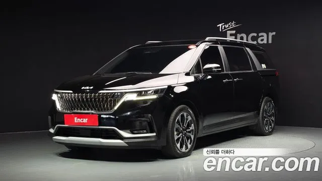 Kia Canival 2023 — photo 1
