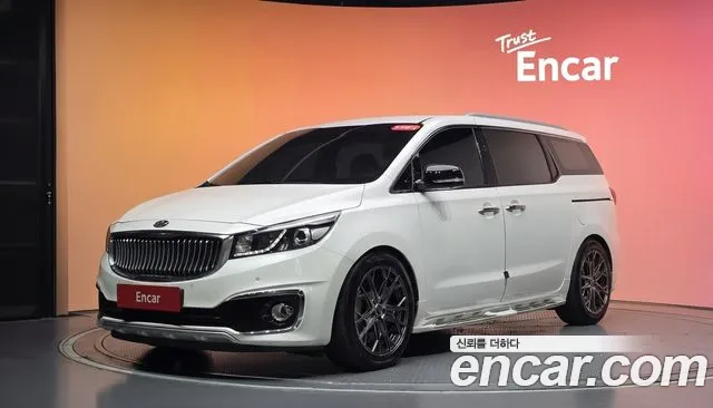 Kia Canival 2018 — photo 1
