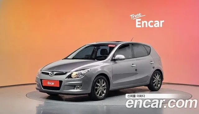 Hyundai i30 2011 — photo 1