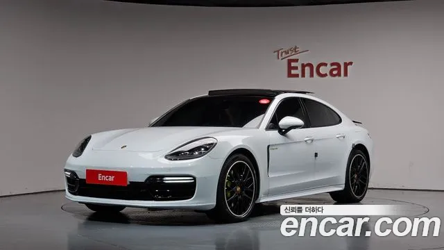 Porsche Panamera 2020 — photo 1