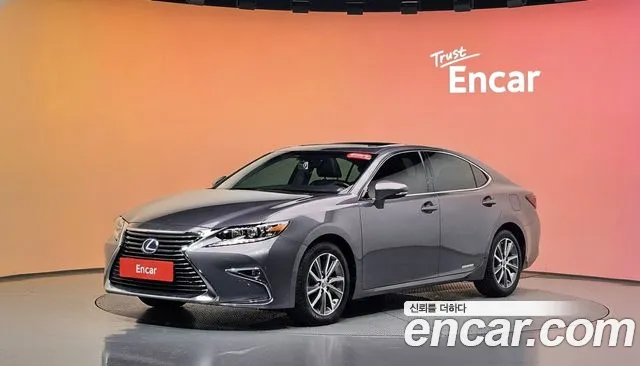 Lexus ES 2017 — photo 1