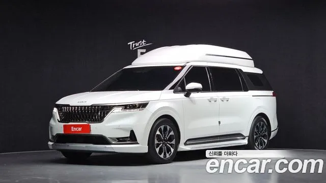 Kia Canival 2023 — photo 1