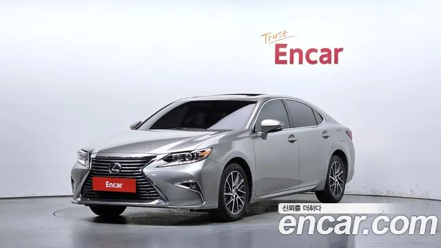 Lexus ES 2018 — photo 1