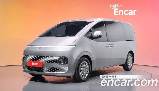 Hyundai Staria 2022 — photo 1