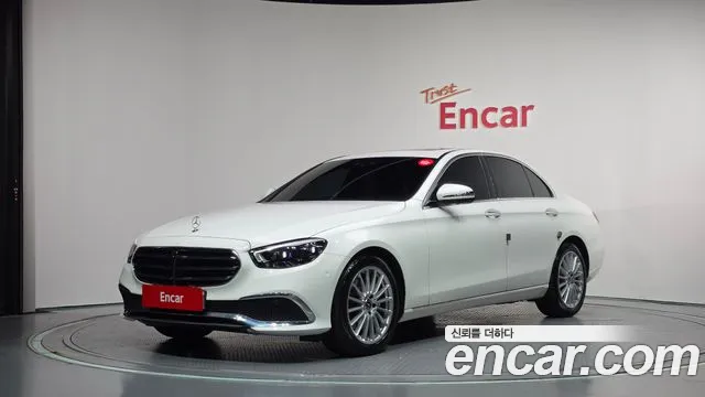 Mercedes-Benz E-Class 2022 — photo 1