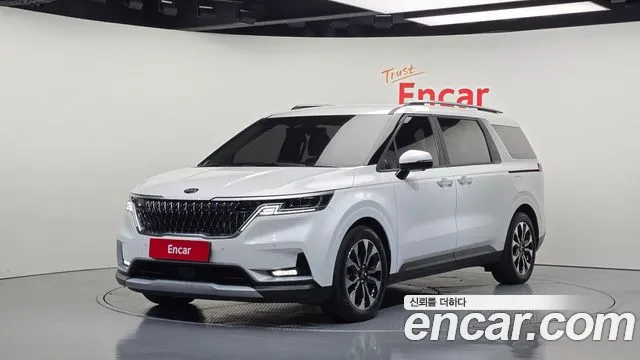 Kia Canival 2021 — photo 1