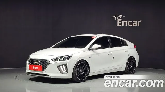 Hyundai Ioniq 2020 — photo 1