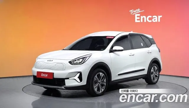 Kia Niro 2023 — photo 1