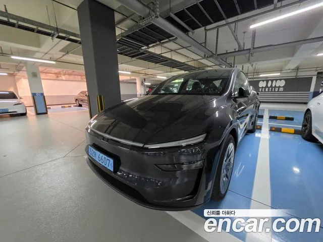 Tesla Model Y 2026 — photo 1