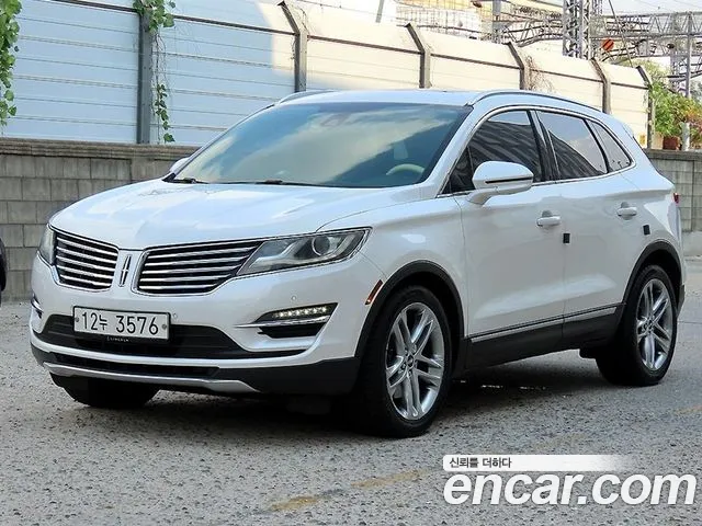 Lincoln MKC 2015 — photo 1