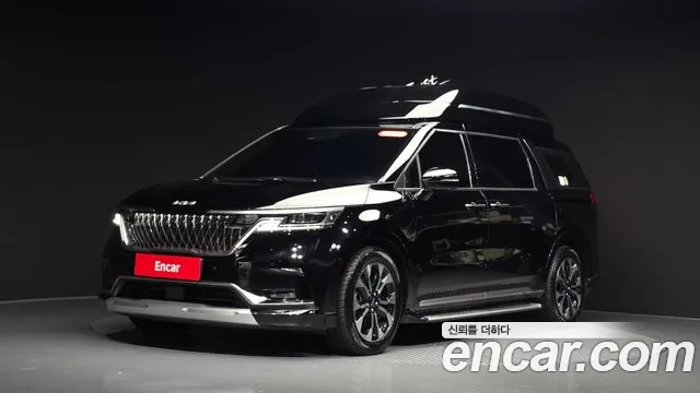 Kia Canival 2023 — photo 1