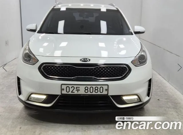 Kia Niro 2018 — photo 1